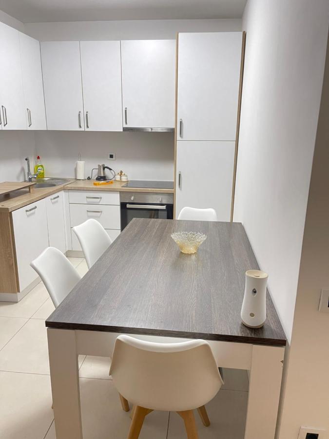 Apartament Prisztina Zewnętrze zdjęcie